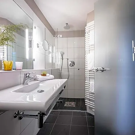 Boutique Bellevue Hotel 4*